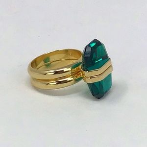 NEW Swarovski Lucent Emerald Green Crystal Magnetic Cocktail Ring
